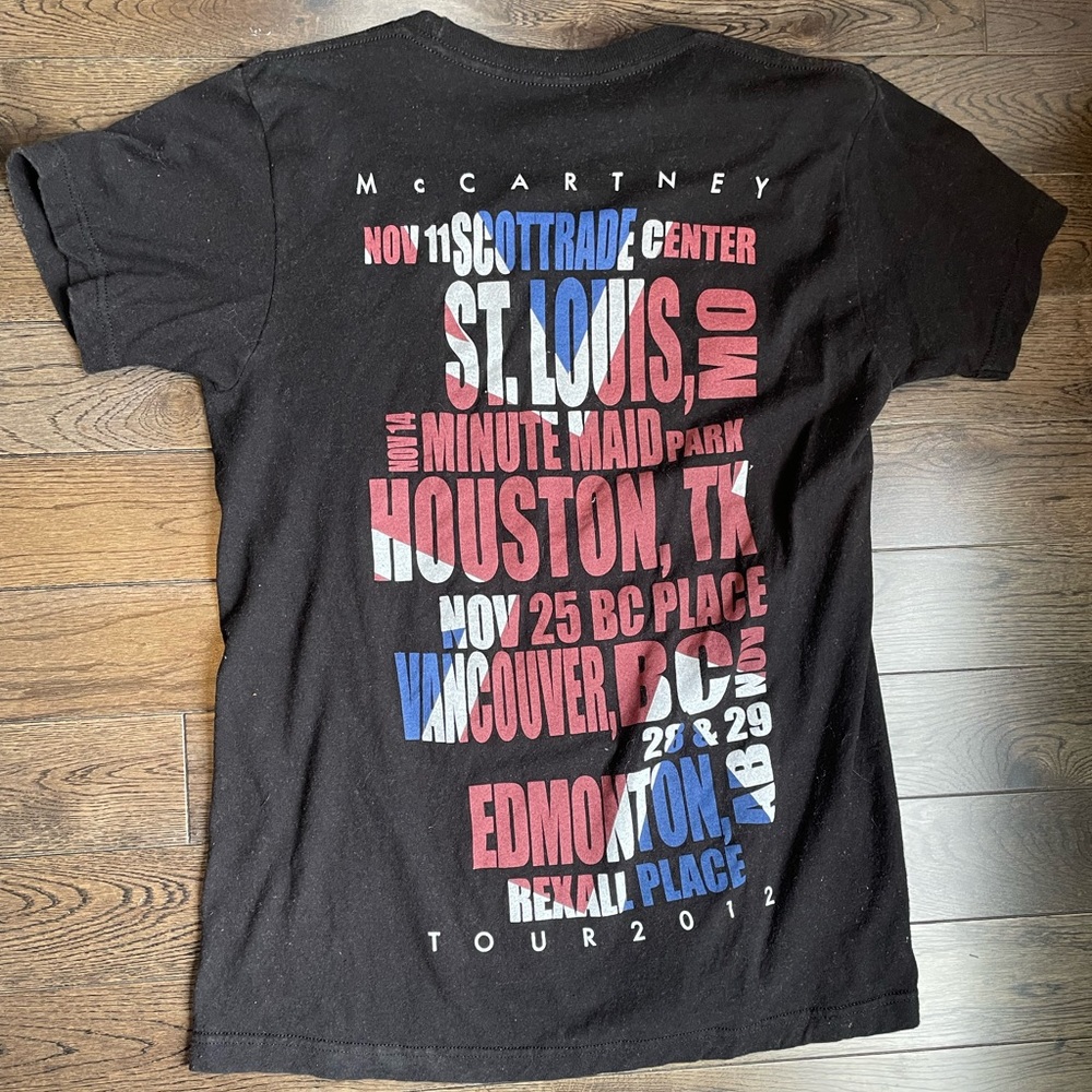 🌈5/$20🍭 Paul McCartney tour t-shirt - Picture 3 of 3